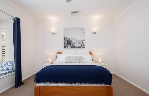 Whitebridge House | Wonder Place Spacious Family Retreat by the Beach