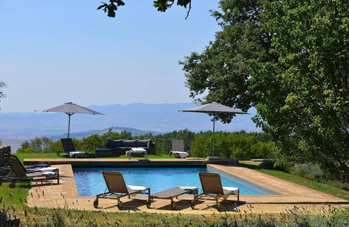 San Casciano dei Bagni Villa | Wonderful private villa for 10 people with WIFI, private pool, TV, patio, panoramic view and par.