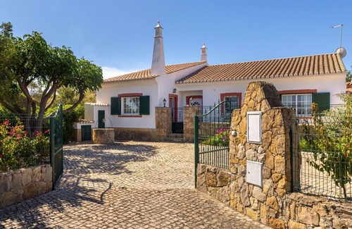 Murta House | Wonderful private villa for 6 people with WIFI, private pool, A/C, TV, terrace and parking