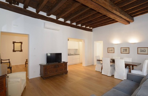 Cannaregio Apartment | Wonderful 15th-Century apartment for 9 people in the heart of Venice