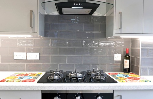 Eastbourne Cottage | Wonderful 2-bed cottage in the popular and ever pleasant Old Town area for 4