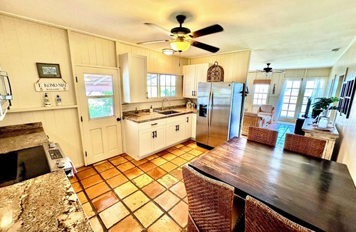 Kekaha House | Wonderful 3 bedroom for 6 ocean view Kekaha home!