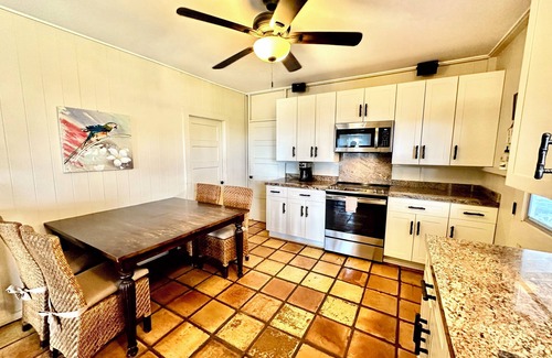 Kekaha House | Wonderful 3 bedroom for 6 ocean view Kekaha home!