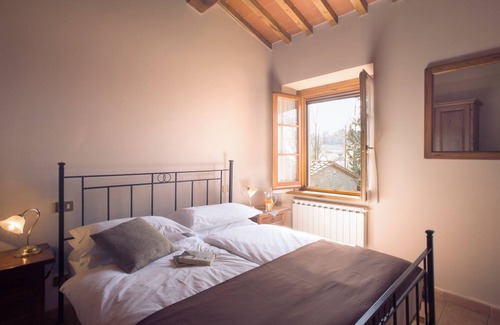 Arezzo Other | Wonderful apartment in villa with pool near Arezzo
