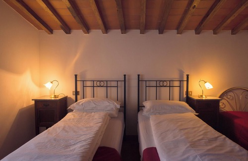 Arezzo Other | Wonderful apartment in villa with pool near Arezzo