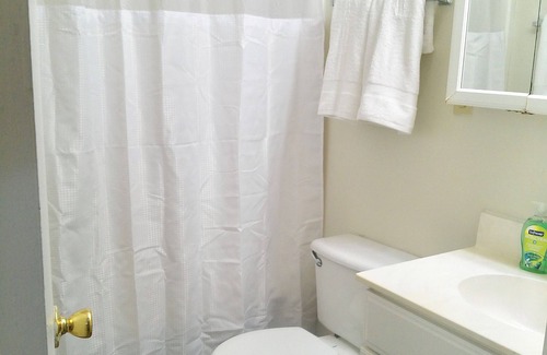 Kabrich Crescent Apartment | Wonderful Apartment in Hokie Nation!