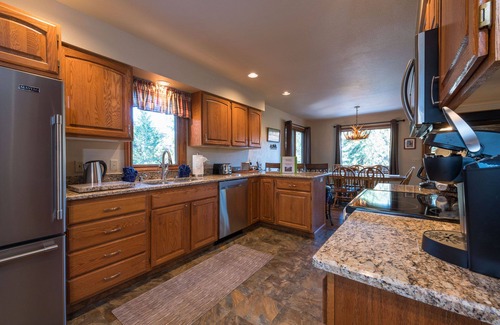 Aspen Brook House | Wonderful Cabin - Walk to RMNP & YMCA located in Beautiful Aspen Brook!
