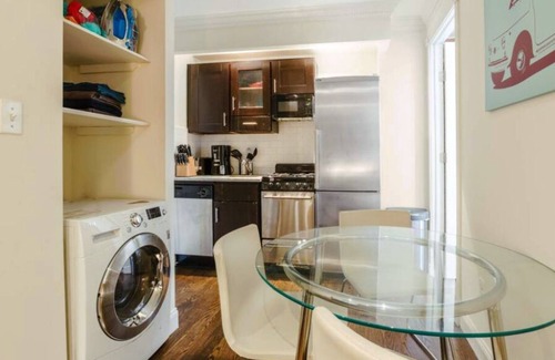 East Village House | Wonderful Clean 2 Bedroom In EV