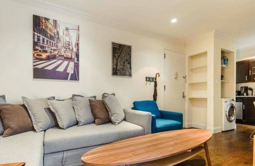 East Village House | Wonderful Clean 2 Bedroom In EV