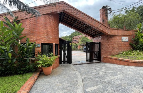 Juquehy Condo | Wonderful condo house, green pool, beach service, 90m from the beach