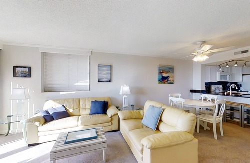 Atlantic Beach Condo | Wonderful condo with private washer/dryer, balcony, and pool/tennis
