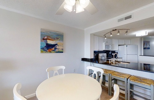 Atlantic Beach Condo | Wonderful condo with private washer/dryer, balcony, and pool/tennis