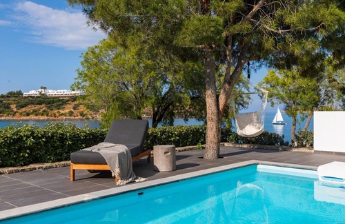 Agios Nikolaos Villa | Wonderful Crete Hotel | Seafront Bungalow | Private Pool | Furnished Veranda |.