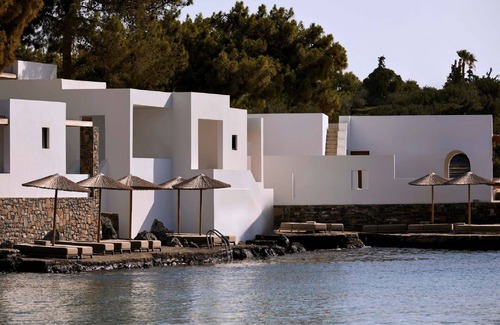 Agios Nikolaos Villa | Wonderful Crete Hotel | Seafront Bungalow | Private Pool | Furnished Veranda |.