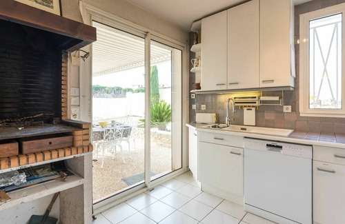 Saint-Pierre-la-Mer House | Wonderful private villa for 6 people with private pool, A/C, WIFI, TV and terrace