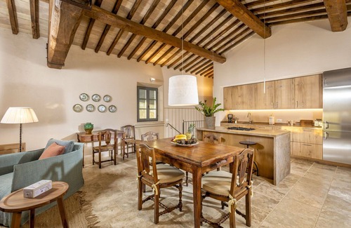 San Giovanni d'Asso Villa | Wonderful private villa with WIFI, A/C, private pool, TV, patio, panoramic view, close to Montalcino
