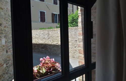 San Giovanni d'Asso House | Wonderful private villa with WIFI, private pool, A/C, TV, patio, panoramic view, close to Montalcino