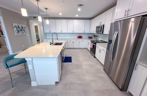 Naples Condo | Wonderful Lakeview Condo Minutes from Marco Island