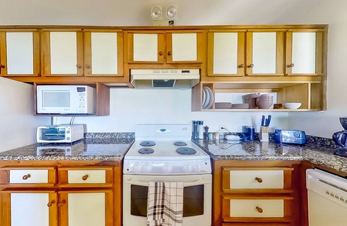 El Ocotal Villa | Wonderful ocean view resort villa BBQ area, shared pool and beach access