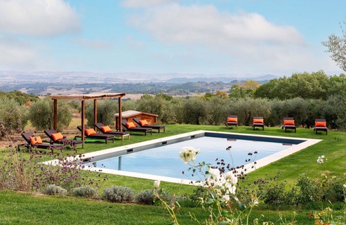 Sarteano Villa | Wonderful private villa with WIFI, hot tub, private pool, A/C, TV and patio, close to Montepulci.
