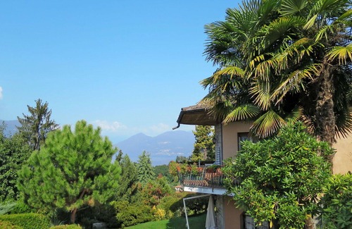 Porto Valtravaglia House | Wonderful private villa for 9 people with WIFI, private pool, TV, terrace and parking
