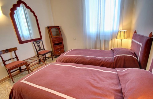 Dorsoduro Apartment | WONDERFUL-PANORAMIC-CANAL-VIEW 4pax Wi-Fi aircond
