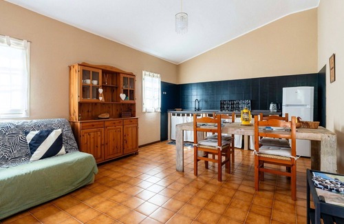 Diano San Pietro House | Wonderful private villa for 4 people with TV, balcony, pets allowed, panoramic view and parking