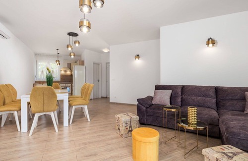 Skrbcici House | Wonderful private villa for 10 people with A/C, private pool, WIFI, TV and terrace