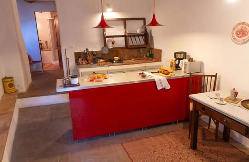 Pergine Valdarno House | Wonderful private villa for 2 guests with hot tub, A/C, WIFI, TV and pets allowed, close to Arezzo