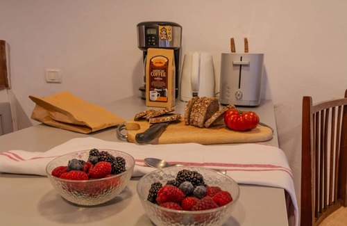 Pergine Valdarno House | Wonderful private villa for 2 guests with hot tub, A/C, WIFI, TV and pets allowed, close to Arezzo
