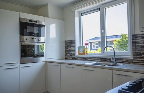 Oost-Graftdijk House | Wonderful private villa for 10 people with WIFI, pool, TV and terrace