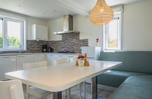 Oost-Graftdijk House | Wonderful private villa for 10 people with WIFI, pool, TV and terrace