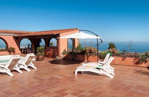 Santa Brigida House | Wonderful private villa for 10 people with private pool and TV