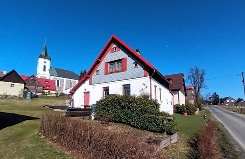 Prichovice House | Wonderful private villa for 9 people with WIFI, TV and pets allowed