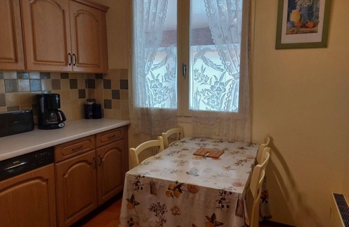 Sollies Pont House | Wonderful private villa with WIFI, A/C, private pool, TV, terrace, pets allowed and parking