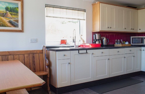 Achachork House | Wonderful private villa for 6 guests with WIFI, TV, patio and parking