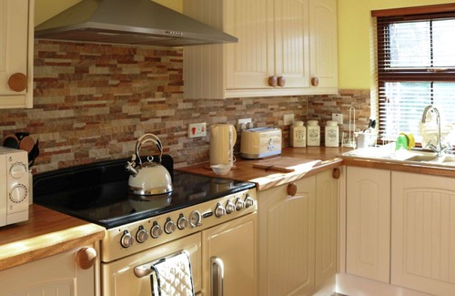 Uig House | Wonderful private villa for 6 guests with WIFI and TV