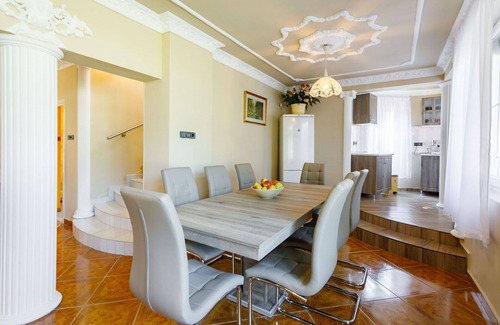 Balatonfoldvar Villa | Wonderful private villa for 11 people with A/C, WIFI, TV and patio