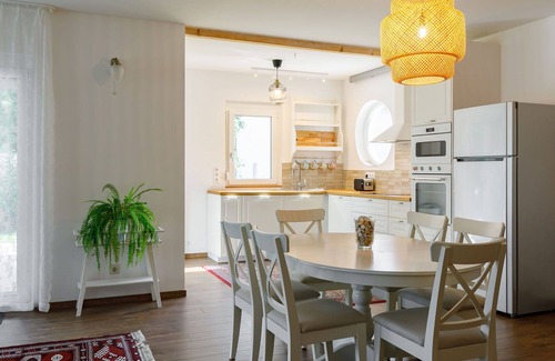 Balatonoszod House | Wonderful private villa for 8 people with WIFI, A/C, TV and terrace