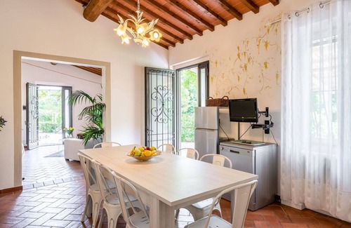 Montevarchi Villa | Wonderful private villa for 12 people with private pool, A/C, hot tub, WIFI, TV and parking