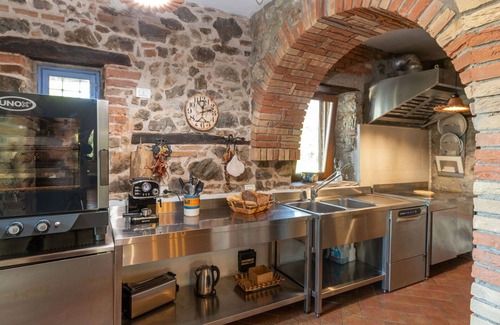 Roccalbegna House | Wonderful private villa for 10 people with WIFI, A/C, private pool, TV, patio and panoramic view