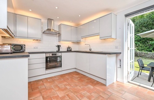 Charlestown House | Wonderful private villa for 10 guests with WIFI, TV and patio