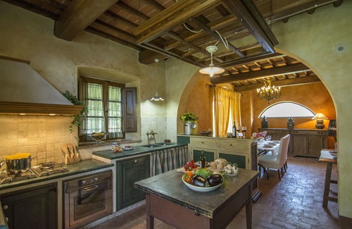 Terranuova Bracciolini Villa | Wonderful private villa with hot tub, A/C, private pool, WIFI, TV, pets allowed and panoramic view