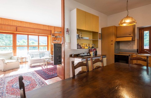 Pellizzano Villa | Wonderful private villa for 8 guests with WIFI, TV, terrace, pets allowed and parking