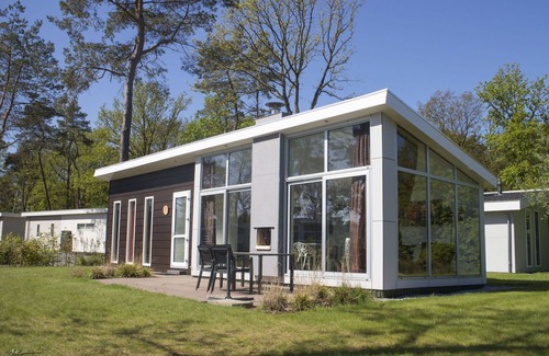 IJhorst House | Wonderful private villa for 4 guests with pool, WIFI, TV and terrace