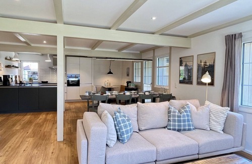 Loffingen House | Wonderful private villa for 8 guests with WIFI, TV, patio and pets allowed