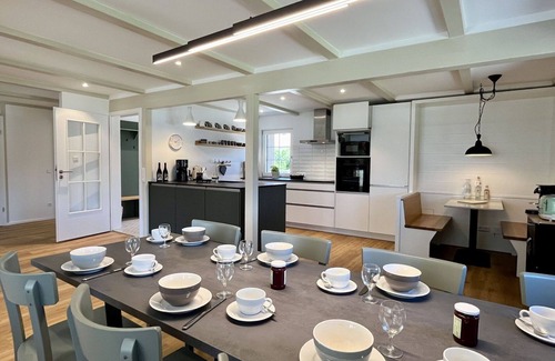 Loffingen House | Wonderful private villa for 8 guests with WIFI, TV, patio and pets allowed