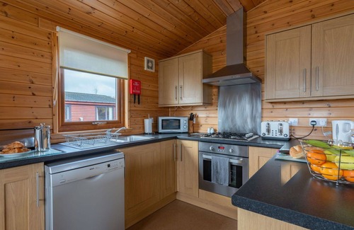 Kinross House | Wonderful private villa for 6 guests with WIFI, TV, balcony and pets allowed