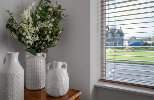 Drumnadrochit Villa | Wonderful private villa for 2 guests with WIFI, TV and patio