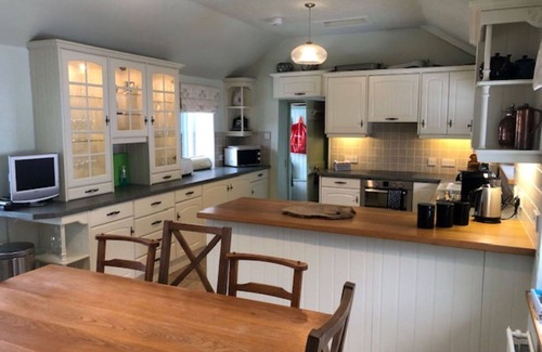 East Lewiston Villa | Wonderful private villa for 10 guests with WIFI, TV, terrace, pets allowed and panoramic view